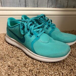 Nike Women's Turquoise Sneakers